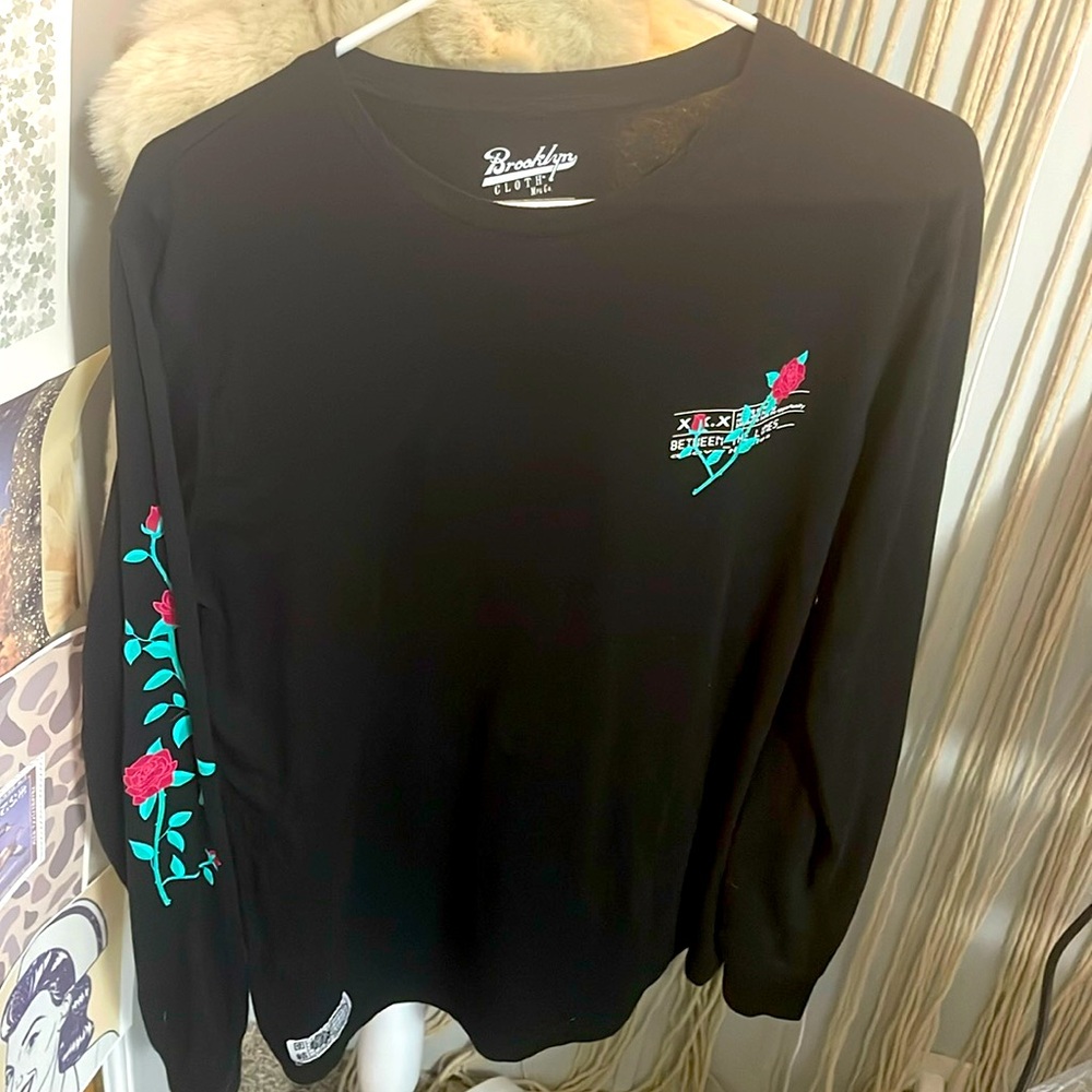 Men’s black long sleeve